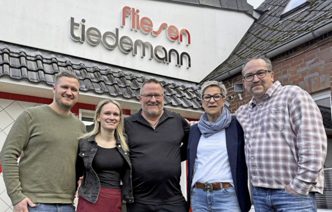 Spende von Fliesen Tiedemann GmbH für den Kinderschutzbund